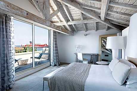 Deluxe King Room With Panoramic View