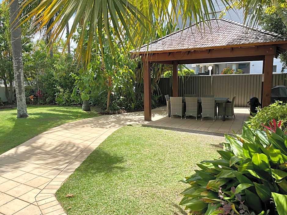 Burleigh Palms Holiday Apartments