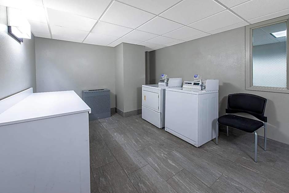 La Quinta Inn & Suites by Wyndham Tampa Brandon Regency Park