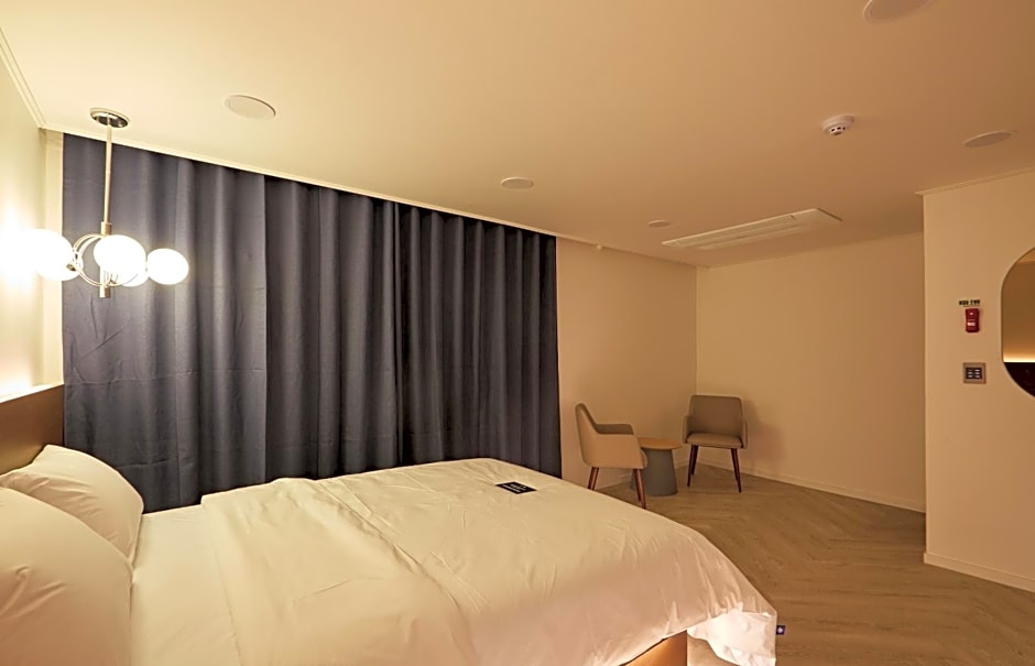 Hotel sounds