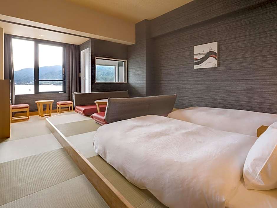 Photo 1 of 16 of Executive 2 Beds
