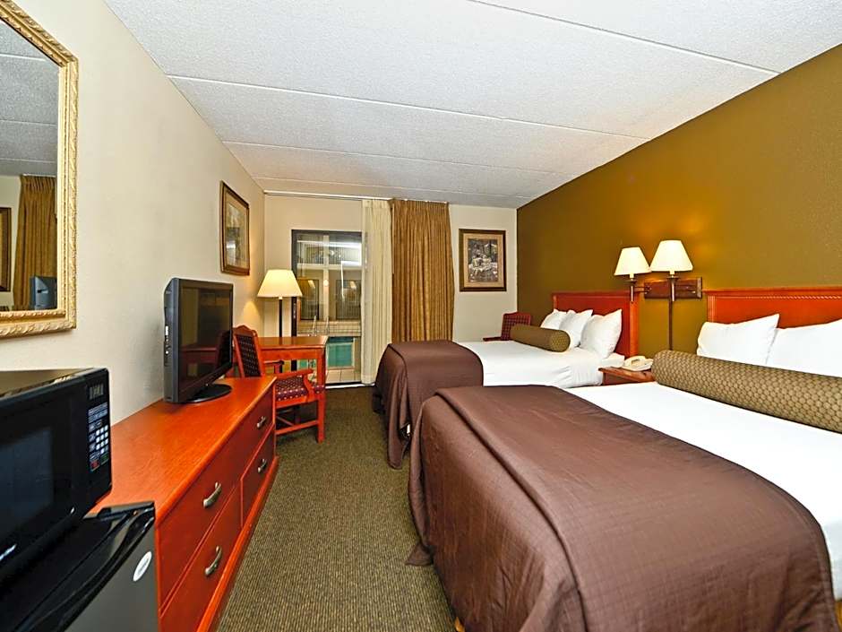 Ramada Hotel & Conference Center by Wyndham Plymouth