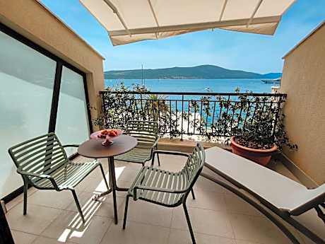 Deluxe Double or Twin Room with Sea View