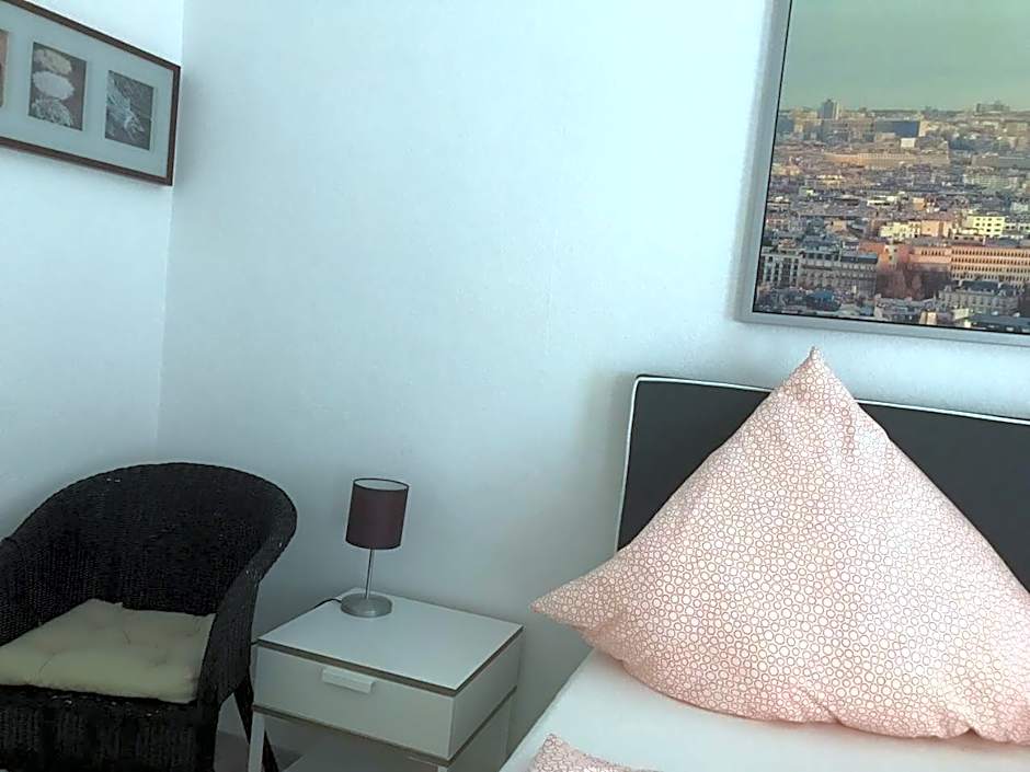 Balthasar Neumann Speiserei & Gästehaus - Zentrum Brühl -E-Ladestation, nähe Phantasialand