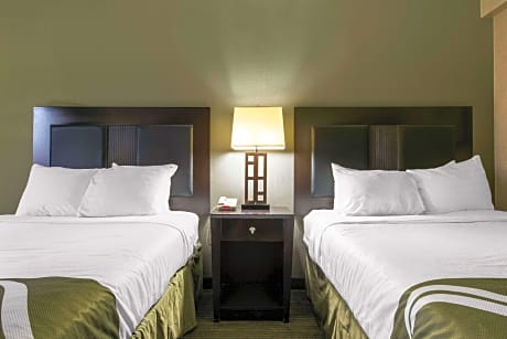 2 Queen Beds, Suite, Nonsmoking