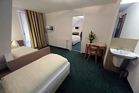 Family Two-Bedroom Apartment with Balcony and Elevator