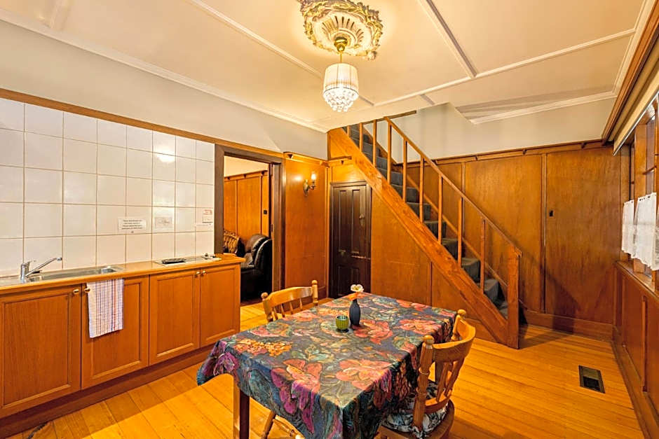 Arnica Views Summit Retreat