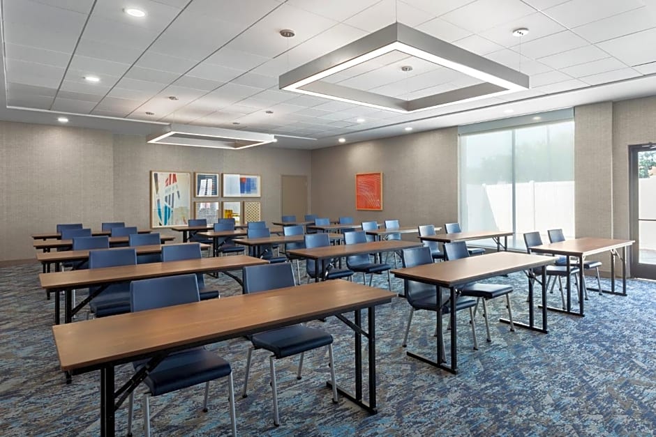 Holiday Inn Express Atlanta Airport - North by IHG