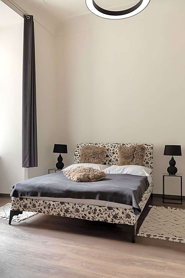 Old Town Square Residence by Emblem