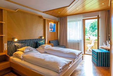 Double Room with Mountain View