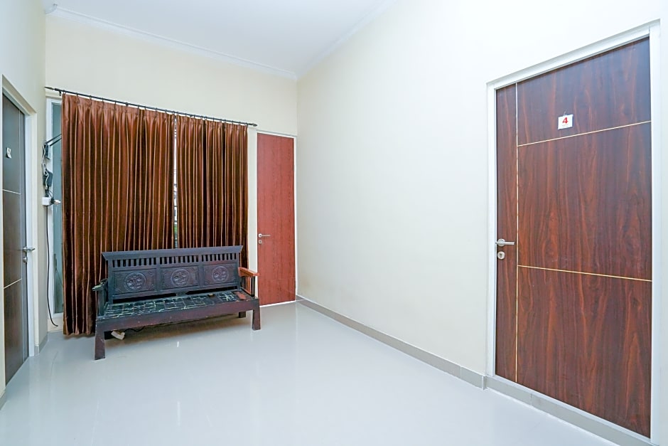 Oyo 1957 Riverside Residence