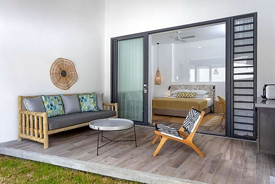 Tropical Attitude - Adults Only