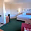 Carlyle Inn & Suites