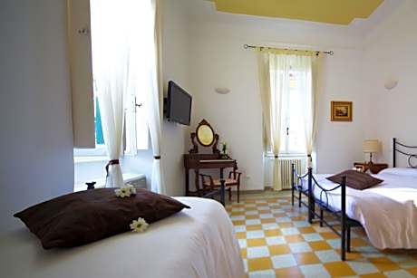 Triple Room with Private External Bathroom