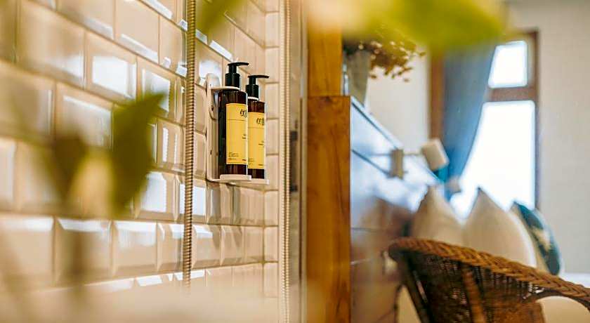 Chuanfanrock Haku Beach Days Inn