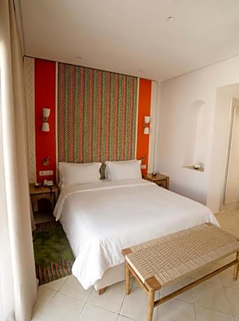 Family Room (2 Adults + 2 Children)