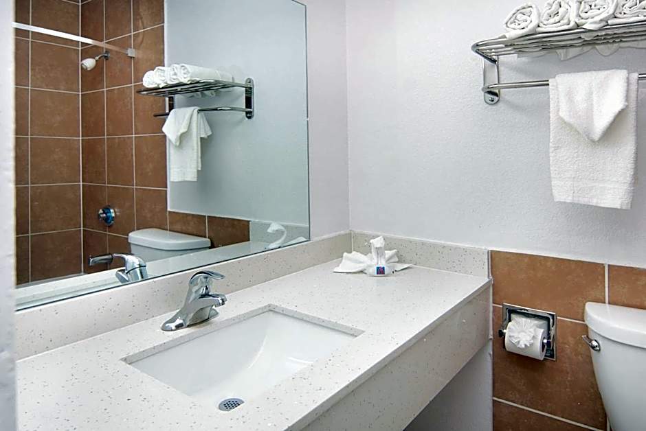 Motel 6-Lancaster, TX - DeSoto - Lancaster