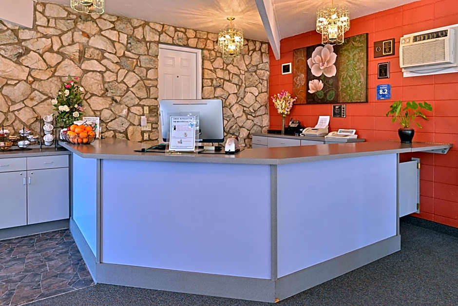 Maverick Motel - Modern Renovated Motel
