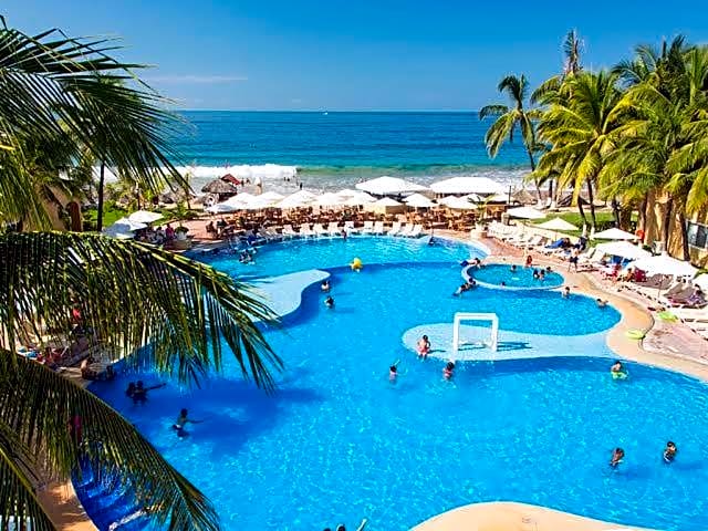 VILLA PARA 5 Personas 4 adultos y 1 Menor En HOTEL TSORO IXTAPA WIFI GRATIS