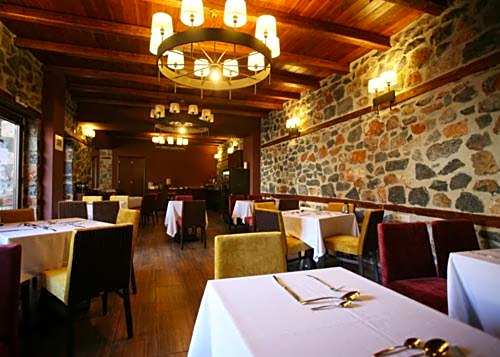 Gioras Hotel – Agios Athanasios, ND