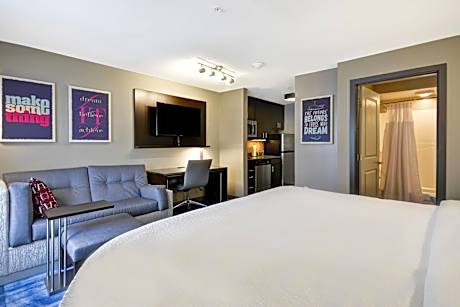 King Studio with Sofa Bed