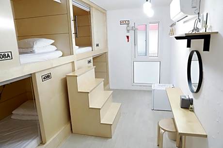 4-Bed Mixed Dormitory Room