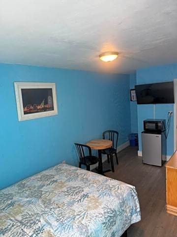 Surfcomber Motel