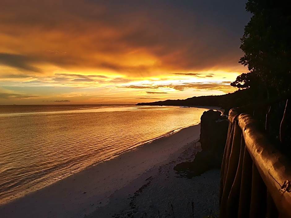 Nini's Beach Bungalows