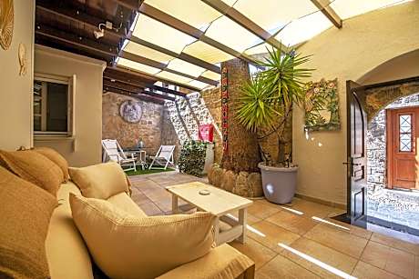 Old Town Corner Luxury Studios