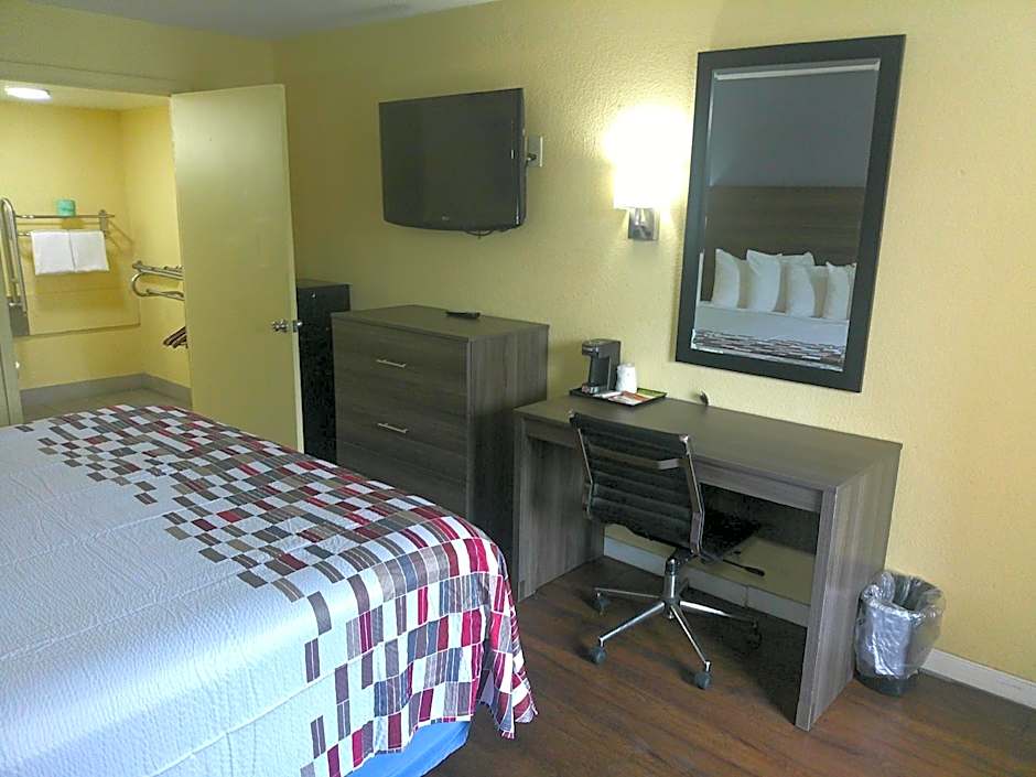 Red Roof Inn Hampton Coliseum