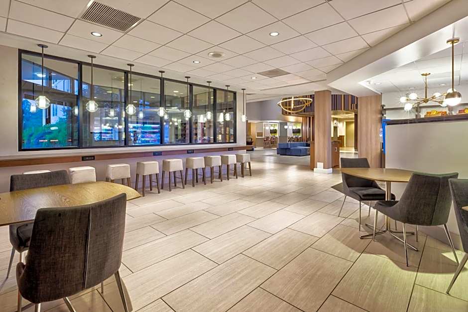 Crowne Plaza Dulles Airport By IHG