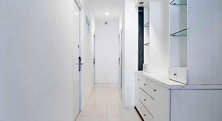 RedDoorz near Seasons City Mall