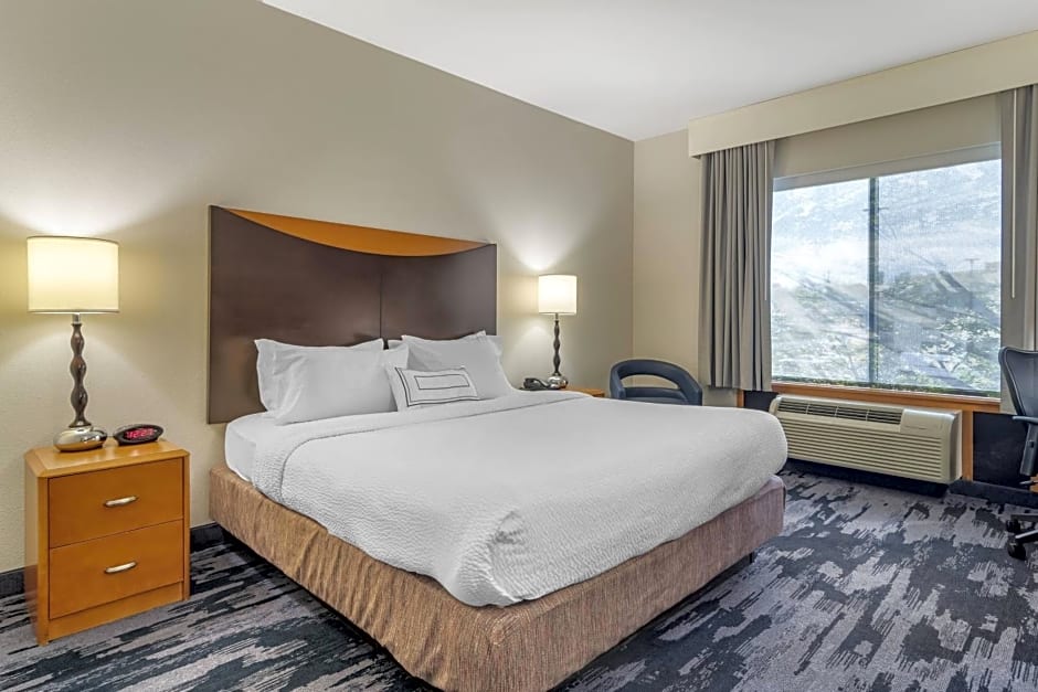 Fairfield Inn & Suites by Marriott Commerce