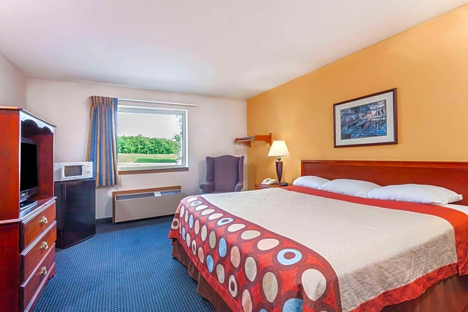Super 8 by Wyndham Lexington Winchester Rd