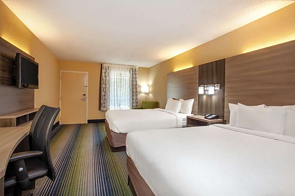 Baymont by Wyndham McDonough