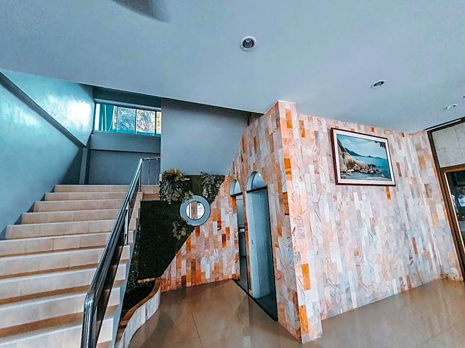 Win Hotel