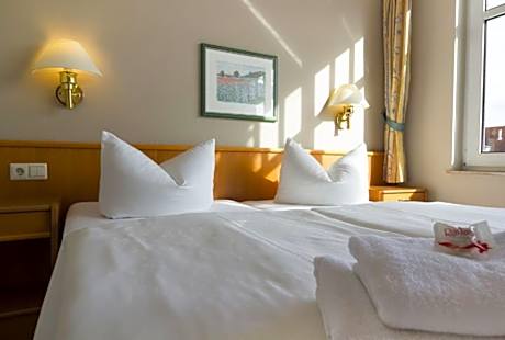 Two-Bedroom Studio with Balcony