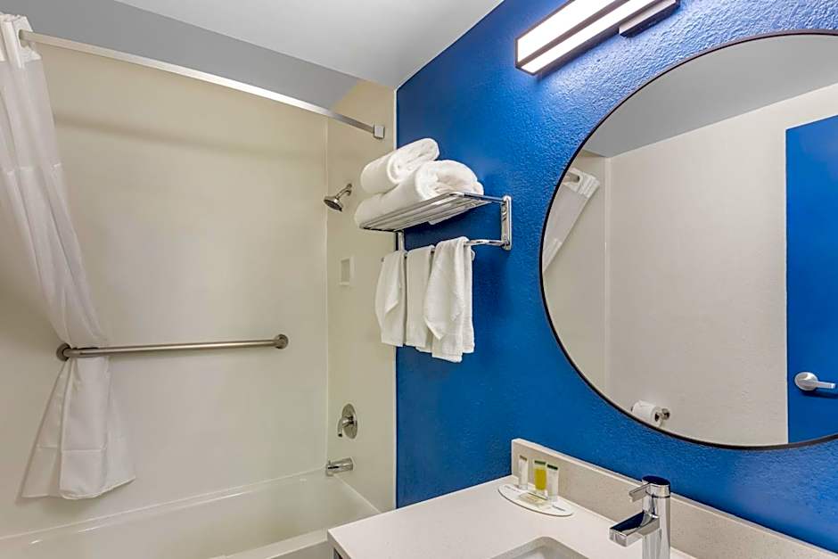Super 8 by Wyndham Chicago IL