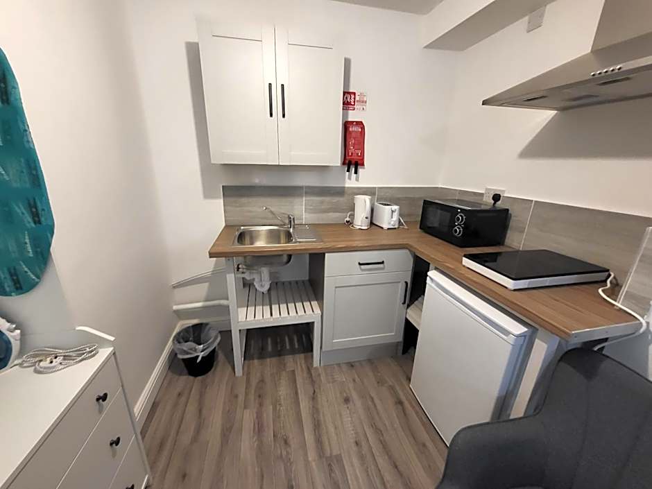 Premier Studios Nottingham - Tring Vale