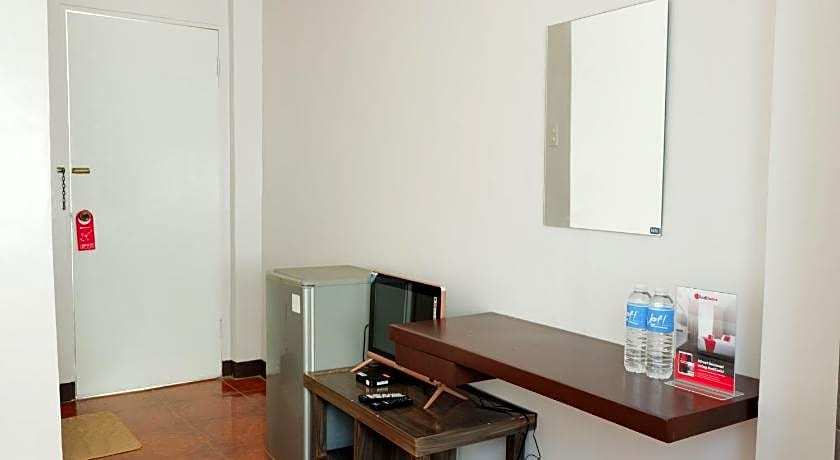 RedDoorz near Maribago Barangay Hall