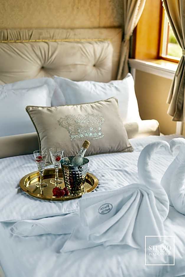 Stacja Galicja - nocleg w pociągu blisko Energylandia