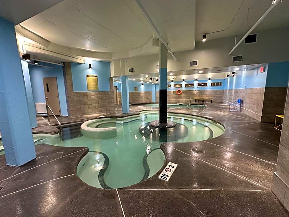 Solara Suite with Indoor Pool / Hot tub / Parking