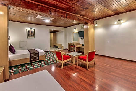Suite with Mountain View