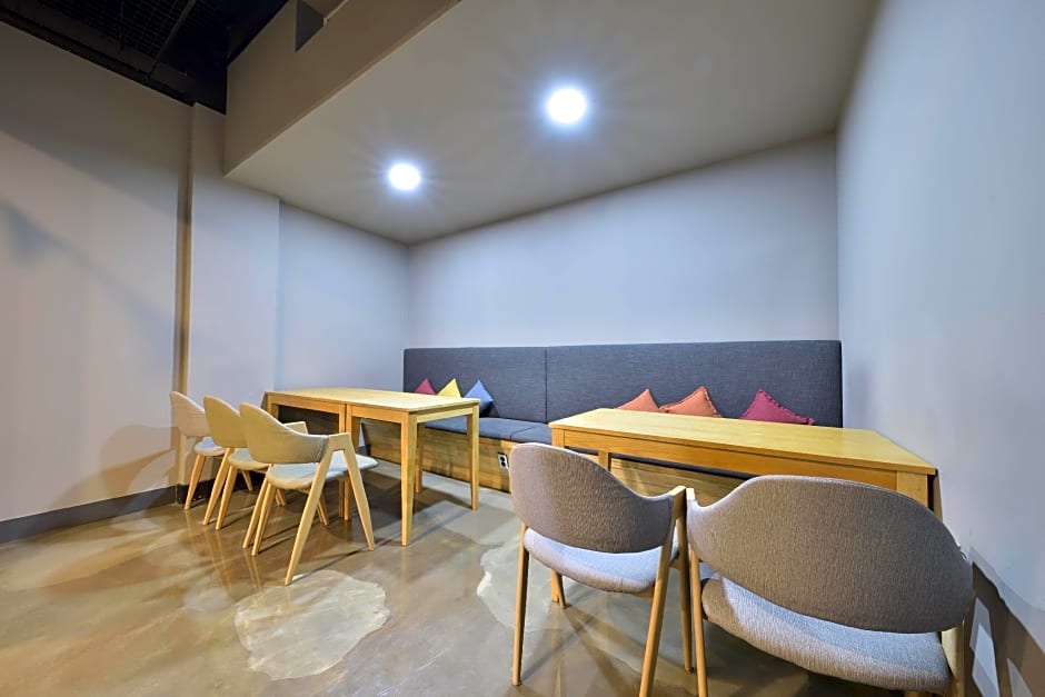 With U Hotel & Guesthouse