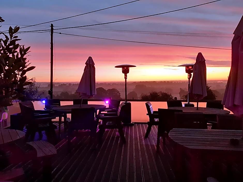 The Raddle Inn Log Cabins