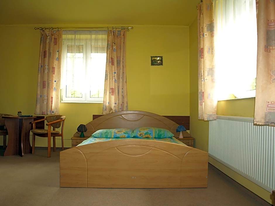 Photo 1 of 6 of 1 Double Bed or 2 Beds