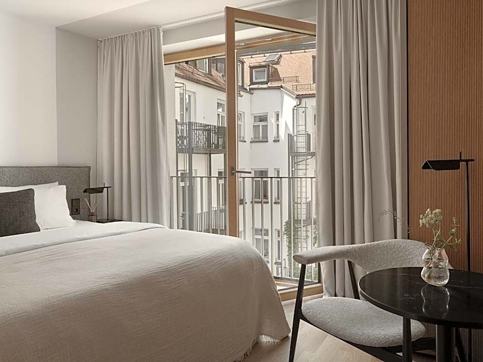 Bob W Munich Old Town