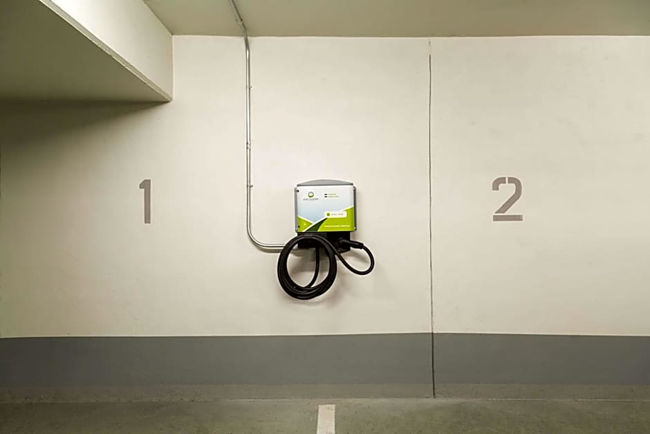 COAST COAL HARBOUR HOTEL by APA