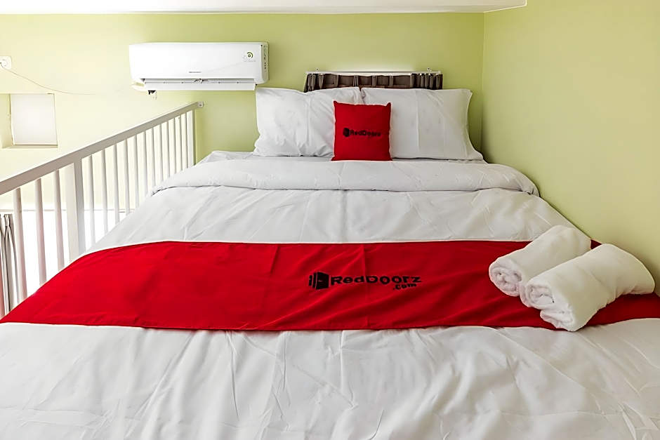 RedDoorz Syariah near Suncity Mall Sidoarjo