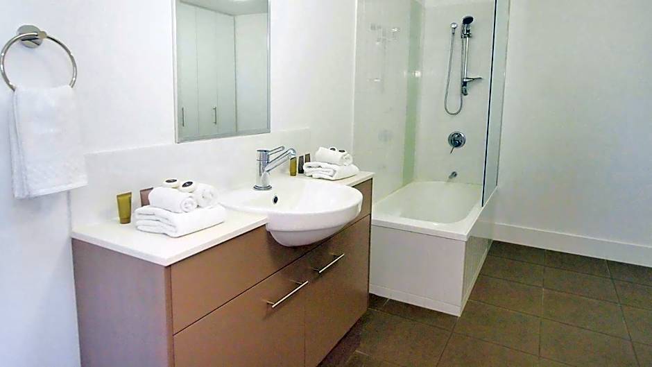 Oaks Townsville Gateway Suites